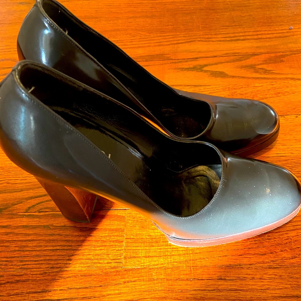 GUCCI Authentic platform Chrome Heels!!!!!